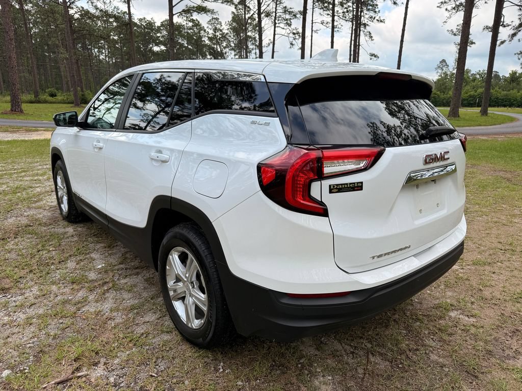 Used 2024 GMC Terrain SLE FWD image 3