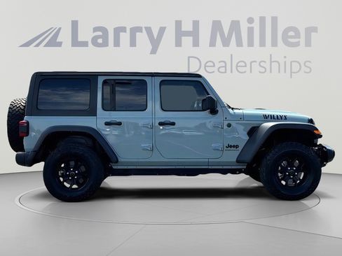 Used 2024 Jeep Wrangler Unlimited Sport AWD/4WD image 7