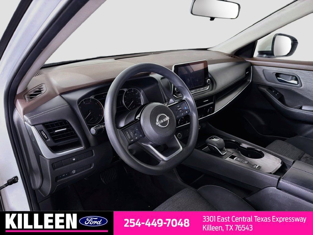 Used 2023 Nissan Rogue SV FWD image 11