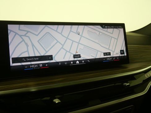 Used 2024 BMW X6 xDrive40i w/ Executive Package image 22