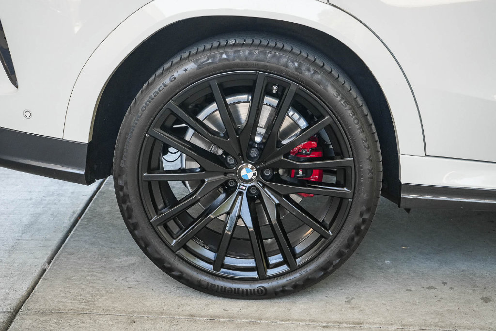 Used 2022 BMW X6 M50i w/ Executive Package AWD/4WD image 11