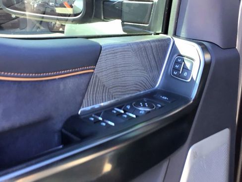 Used 2024 Ford F250 Platinum w/ FX4 Off-Road Package image 15