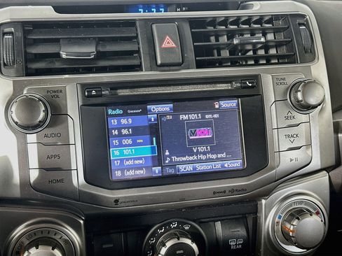 Used 2016 Toyota 4Runner SR5 AWD/4WD image 19
