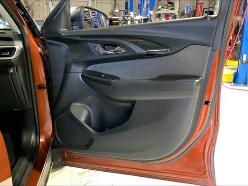 Used 2021 Chevrolet TrailBlazer LS image 24