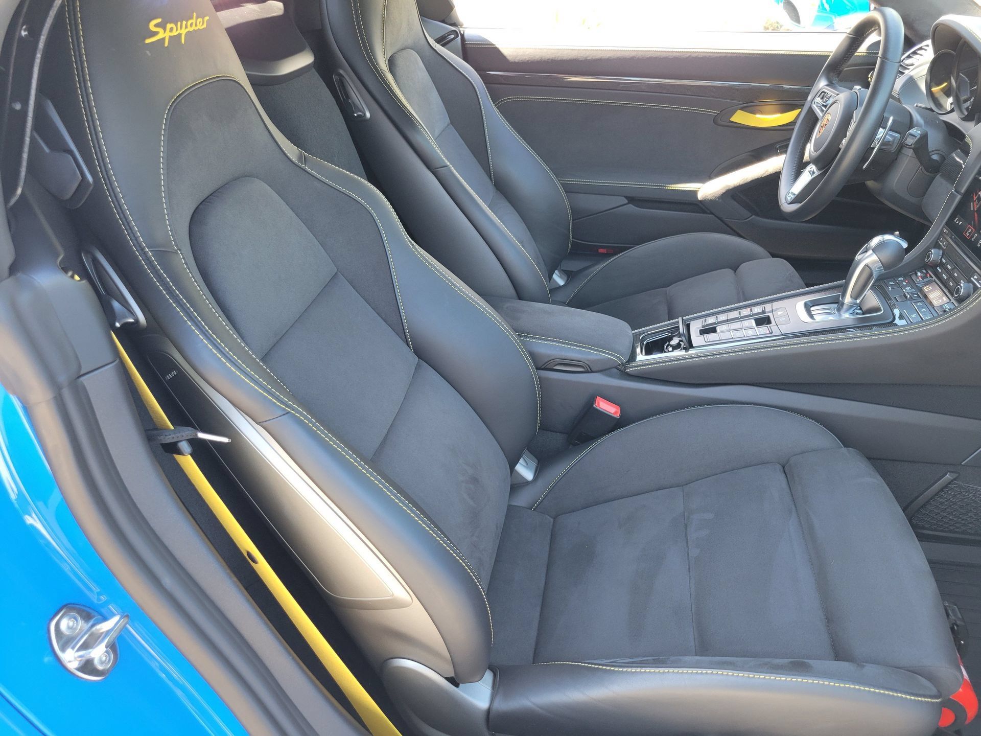 Certified 2023 Porsche 718 Boxster Spyder RWD image 27