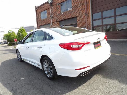 Used 2016 Hyundai Sonata Limited w/ Option Group 04 FWD image 3