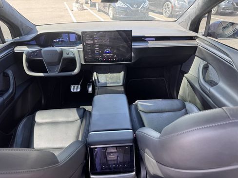 Used 2022 Tesla Model X Plaid image 15