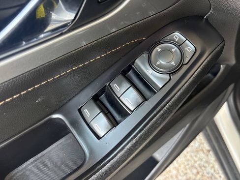 Used 2020 Chevrolet Traverse LS FWD image 22
