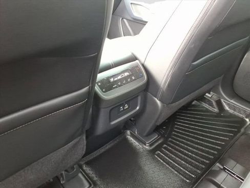 Used 2023 Nissan Pathfinder SL image 10