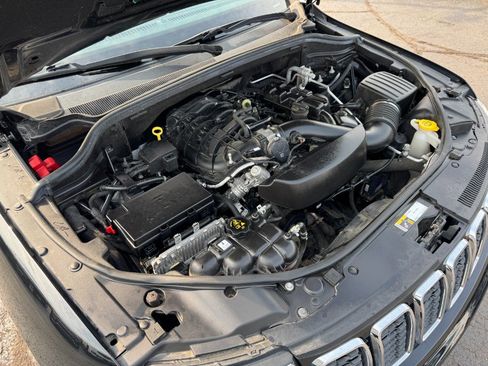 Used 2020 Jeep Grand Cherokee Limited AWD/4WD image 26