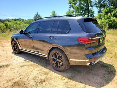 Used 2021 BMW X7 xDrive40i w/ Premium Package AWD/4WD image 7