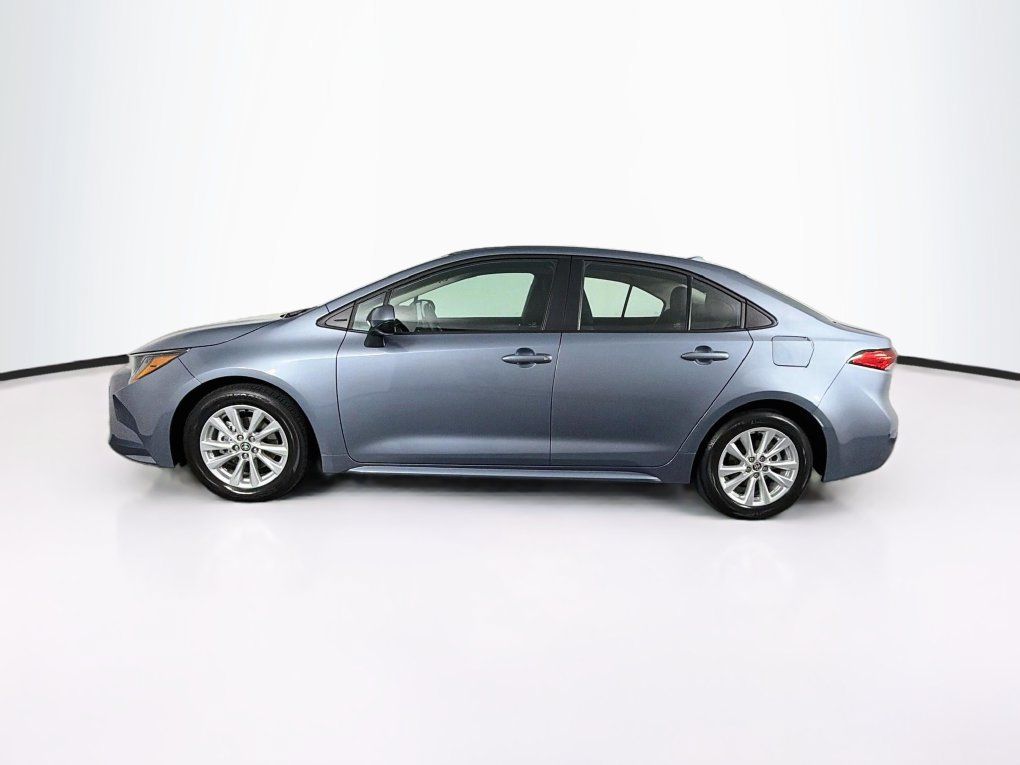 Used 2024 Toyota Corolla LE w/ LE Convenience Package FWD image 6