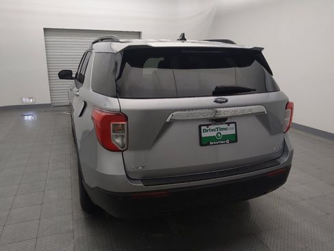 Used 2021 Ford Explorer XLT AWD/4WD image 6