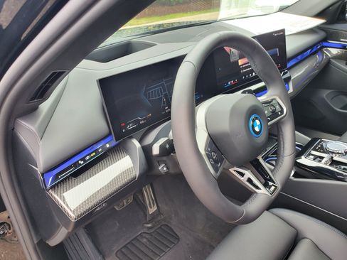 Used 2026 BMW 550e xDrive w/ Executive Package AWD/4WD image 12