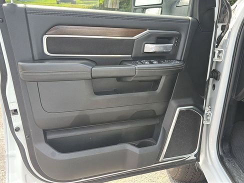 Used 2024 RAM 2500 Laramie AWD/4WD image 16