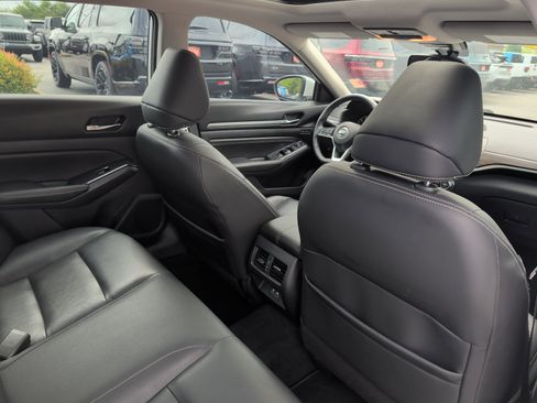 Used 2019 Nissan Altima 2.5 Platinum FWD image 23