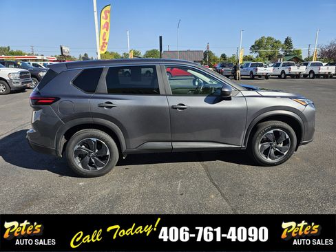 Used 2025 Nissan Rogue SV image 5