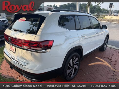 Certified 2026 Volkswagen Atlas SE w/ Panoramic Sunroof Package FWD image 4
