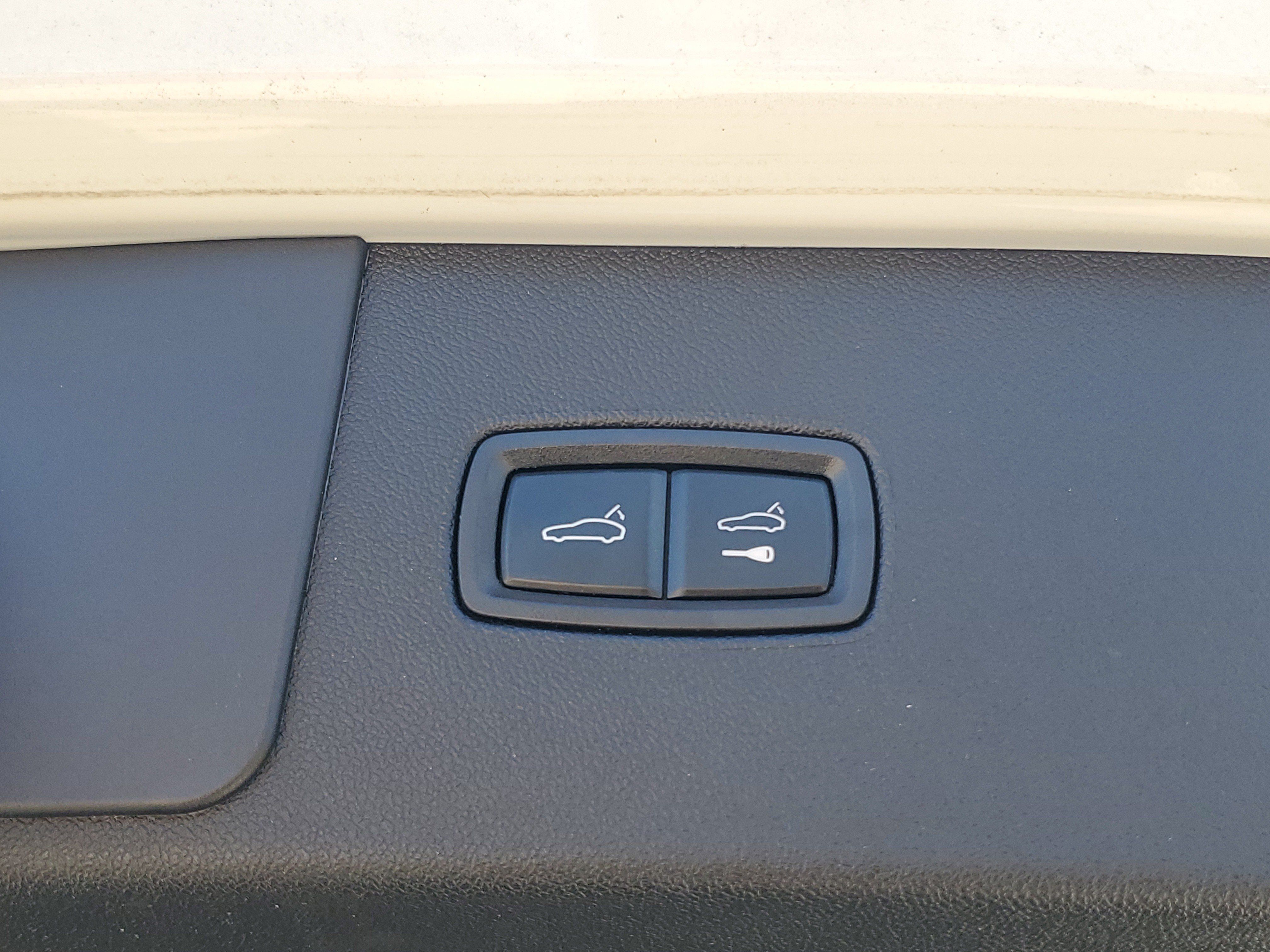 Used 2023 Porsche Cayenne Platinum Edition AWD/4WD image 36
