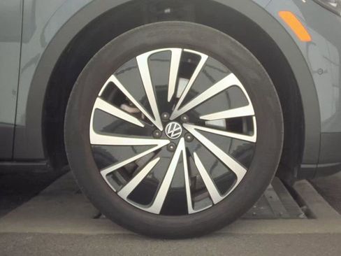 Used 2024 Volkswagen ID.4 S image 16