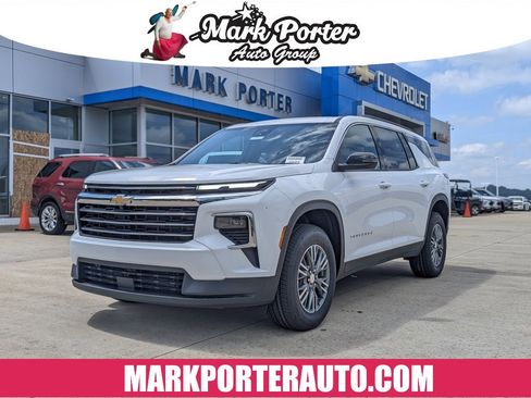 New 2026 Chevrolet Traverse LT image 1