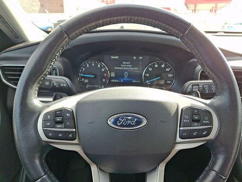 Used 2021 Ford Explorer XLT w/ Equipment Group 202A image 25