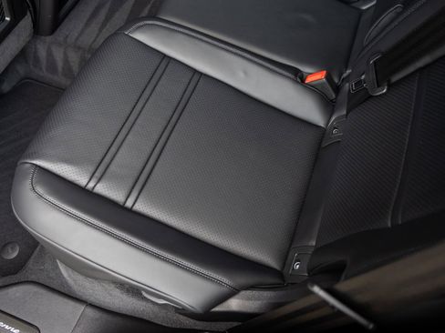 Certified 2025 Porsche Cayenne S image 39