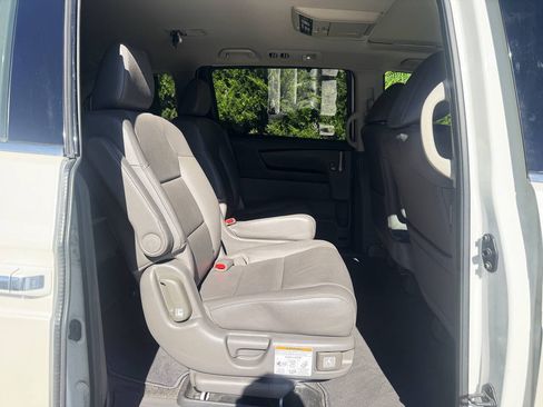 Used 2013 Honda Odyssey Touring Elite image 13