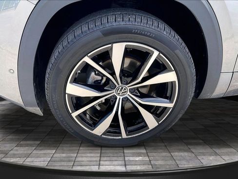 Used 2024 Volkswagen Atlas Cross Sport SEL Premium R-Line AWD/4WD image 9