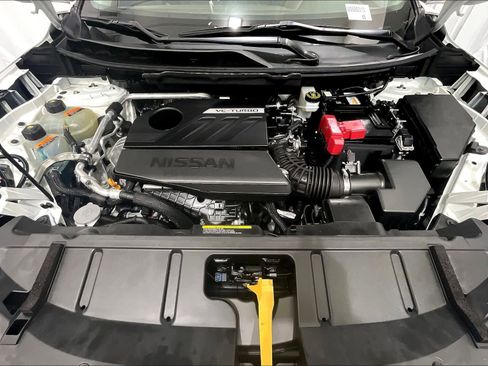 Used 2023 Nissan Rogue SV image 29