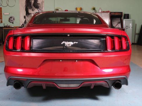 Used 2016 Ford Mustang Premium image 14