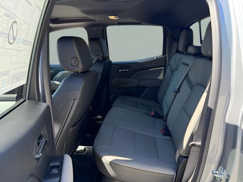 New 2026 Chevrolet Colorado ZR2 w/ Technology Package image 7