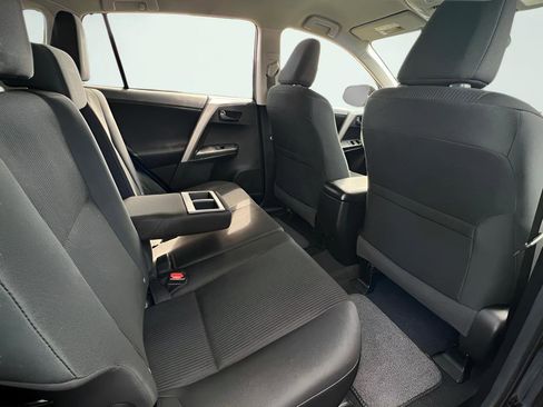 Used 2018 Toyota RAV4 LE w/ All Weather Liner Package image 27