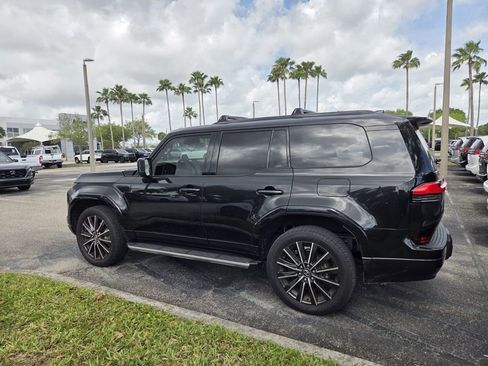 Used 2024 Lexus GX 550 w/ Cold Area Package image 5