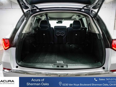 Used 2025 Acura MDX SH-AWD w/ Technology Package image 8