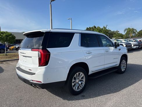 Used 2025 GMC Yukon Denali AWD/4WD image 5