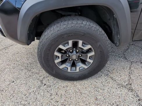 Used 2021 Toyota Tacoma TRD Off-Road w/ TRD Premium Off Road Package AWD/4WD image 8