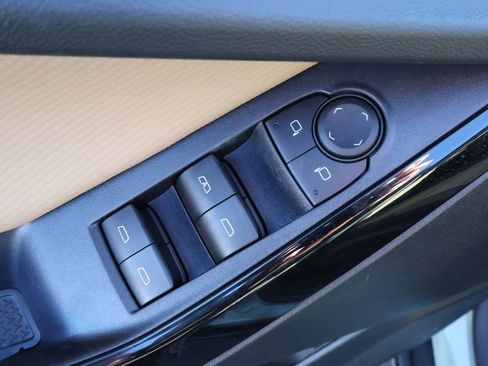 New 2026 Chevrolet Equinox ACTIV w/ Convenience Package III image 19