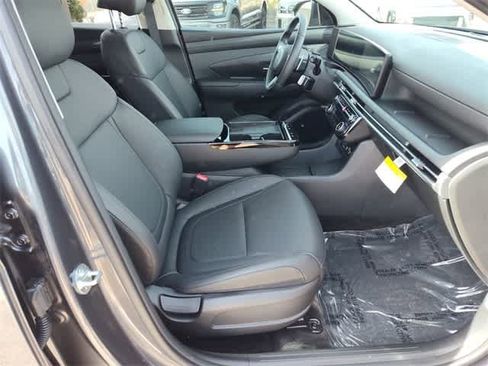 Certified 2025 Hyundai Tucson SEL image 22