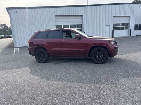 Used 2022 Jeep Grand Cherokee Laredo X RWD image 13
