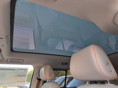 New 2025 Volkswagen ID. Buzz 1st Edition image 8