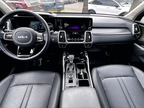 Certified 2023 Kia Sorento SX image 11