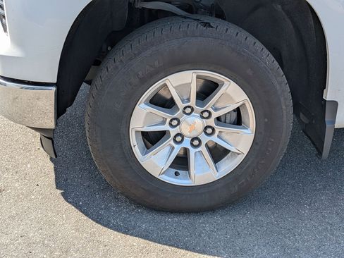 Used 2025 Chevrolet Silverado 1500 LT image 10