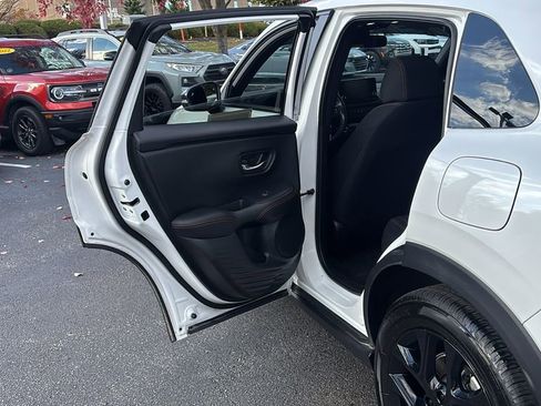 Certified 2024 Honda HR-V Sport image 28