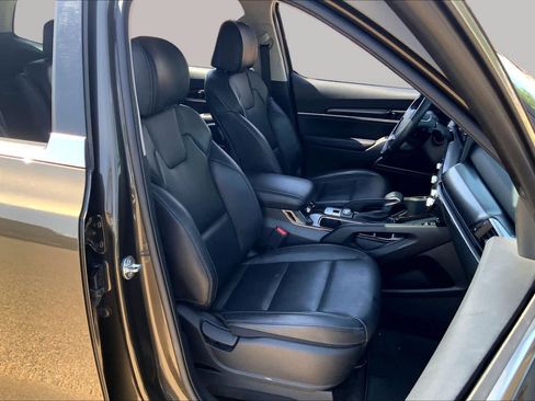 Certified 2025 Kia Telluride S FWD image 8