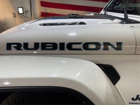 Used 2023 Jeep Wrangler Unlimited Rubicon 4xe w/ Cold Weather Group AWD/4WD image 22