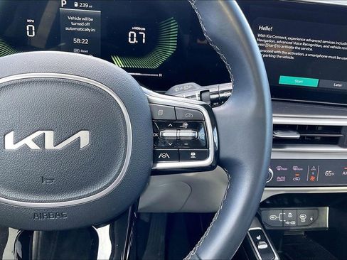 Certified 2025 Kia Sorento S w/ Panoramic Sunroof Package image 18