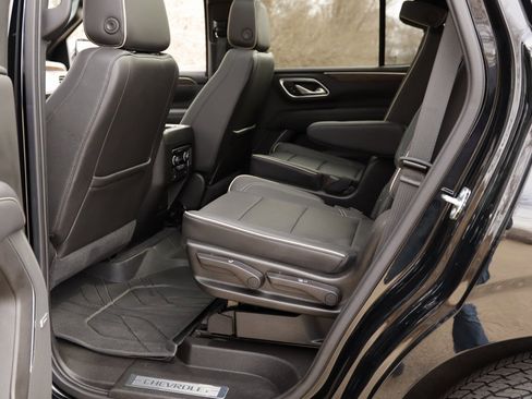 Used 2021 Chevrolet Tahoe Premier w/ Premium Package image 30