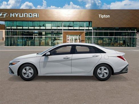 New 2026 Hyundai Elantra SE w/ Cargo Package image 3