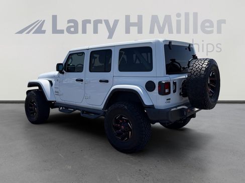 Used 2021 Jeep Wrangler Unlimited Sahara AWD/4WD image 3